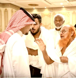 التقاطة مميّزة تجمع الوالد الشريف محمد بن علي بن الحسن  آل سهيل بالشريف سهيل .